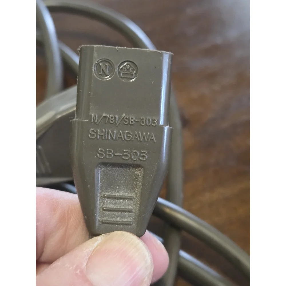 IEC 60320 C13 connector, often called a kettle lead or computer power cord, 2